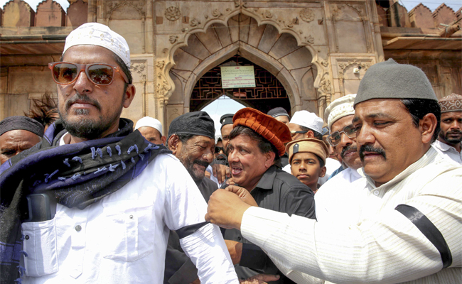 On Eid, Shia Muslims in MP denounce killing of Khamenei; chant slogans against US, Israel